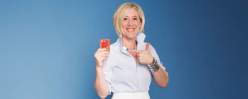 Céline, ambassadrice dietplus, présente le BT-202, un complément alimentaire à base de guarana.