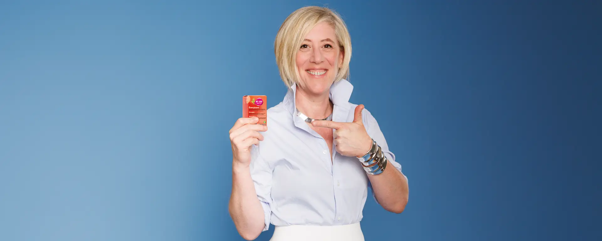 Céline, ambassadrice dietplus, présente le BT-202, un complément alimentaire à base de guarana.